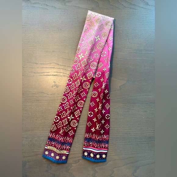 Louis Vuitton Accessories - Louis Vuitton silk twill bandeau